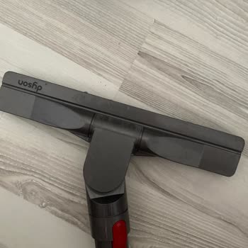Dyson Kablolu Süpürge Zemin Başlığı Çıktı, Yardım Sağlanmıyor