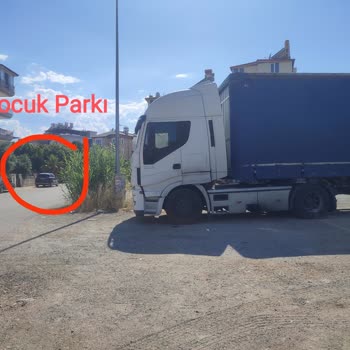 Kepez’de Çocuklarımızın Güvenliğini Tehdit Eden Ağır Vasıta Parkı Sorunu