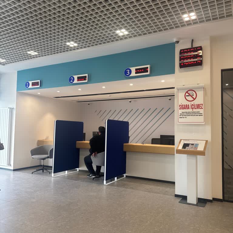 Gaziantep Binevler Halkbank Şubesinde Personel Eksikliği Nedeniyle 1,5 Saat Bekleme