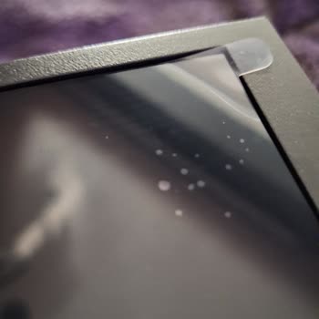 Stickerı Çıkarılmış Ve Çiziklerle Gelen LCD Ekran İçin Değişim Talebi