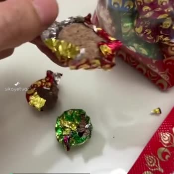Ülker Çikolatin Sütlü Çikolata Kurtlanmış!