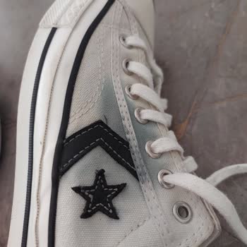 Converse Ayakkabım Yağmura Maruz Kaldıktan Sonra Boya Akması Kullanıcı Hatası Olarak Reddedildi