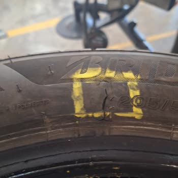 Satın Alınan Bridgestone Lastiğin Yanak Yırtığı İçin Garanti Kapsamında Ücretsiz Değişim Talebi