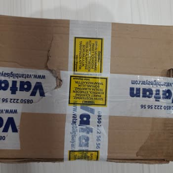 Hasarlı Kulaklık Teslim Edilmedi, Kargo Personeli Paketi Kapıya Bırakıp Kaçtı