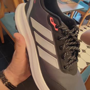 Adidas Ayakkabısının Topuk Bölümünde Erken Tiftiklenme Ve Değişim İsteği