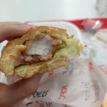 KFC Şubesinde İkili Cruncher Menüsü Acı/Acısız Hatası