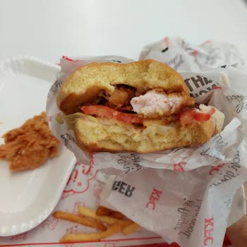 KFC Şubesinde İkili Cruncher Menüsü Acı/Acısız Hatası