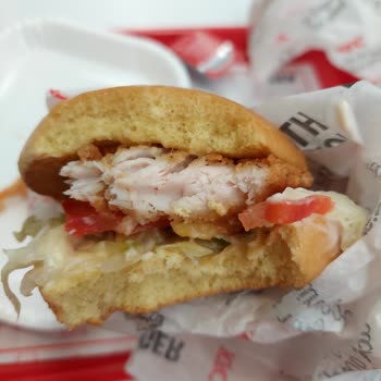 KFC Şubesinde İkili Cruncher Menüsü Acı/Acısız Hatası