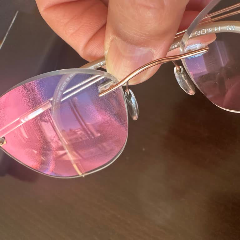 Dalgalanan Gözlük Camı Ücretsiz Değiştirilmesi Talebi