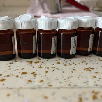 World Medicine Şişelerinin Kapakları Açık Ve İlacın Azaldığı Tespit Edildi