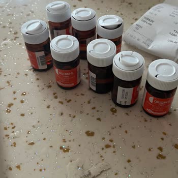 World Medicine Şişelerinin Kapakları Açık Ve İlacın Azaldığı Tespit Edildi
