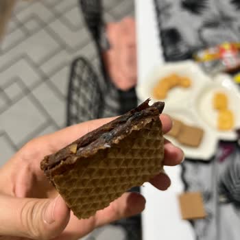 Son Kullanma Tarihi Geçmemiş Eti Bidolu Gofretlerde Küflü Ürün Ve Sağlık Riski