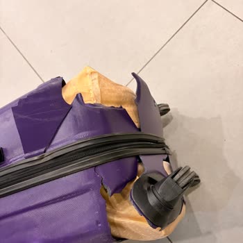 Ajet Uçuşunda Kırık Bagaj Ve Yetersiz Tazminat Teklifi
