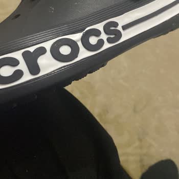 Defolu Crocs Terliklerde Farklı Kalite Ve Ücretsiz İade Talebi