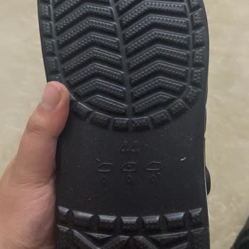 Defolu Crocs Terliklerde Farklı Kalite Ve Ücretsiz İade Talebi