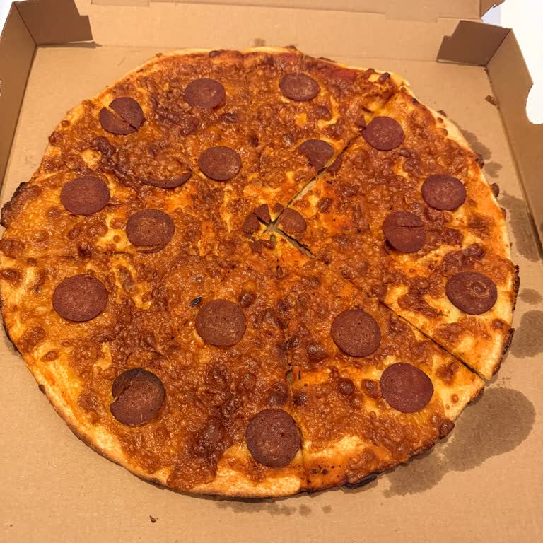 Migros Yemek Pizza Siparişinde Saatlerce Gecikme Ve Yanmış, Donmuş Teslimat