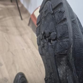 Ayakkabı Tabanı Kısa Sürede Bozuldu, Agah Ayakkabı'da Yanıt Vermiyor
