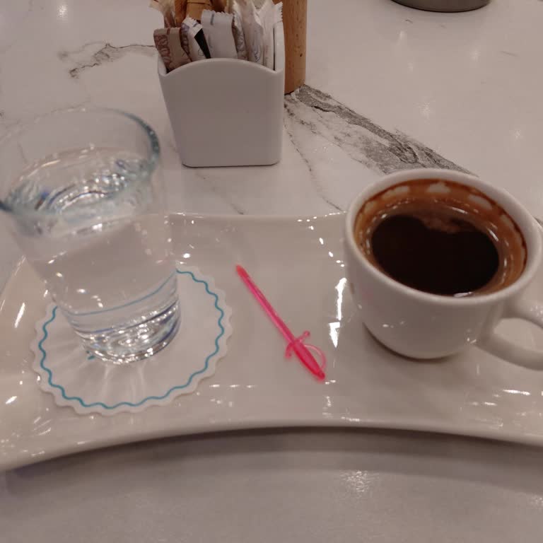 Yetersiz Yemek Ve İçecek, Sıkıcı Akşam Etkinlikleriyle Hayal Kırıklığı