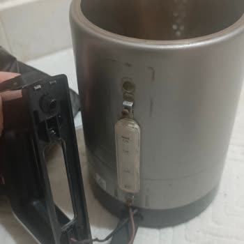 Fakir Çaycı Kaynar Su Sırasında Kulp Kırılması Ve Garanti Reddi