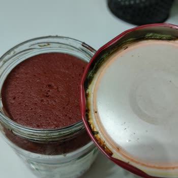 Kapağında Küf Olan Tat Domates Salçası Ve Sağlık Endişesi