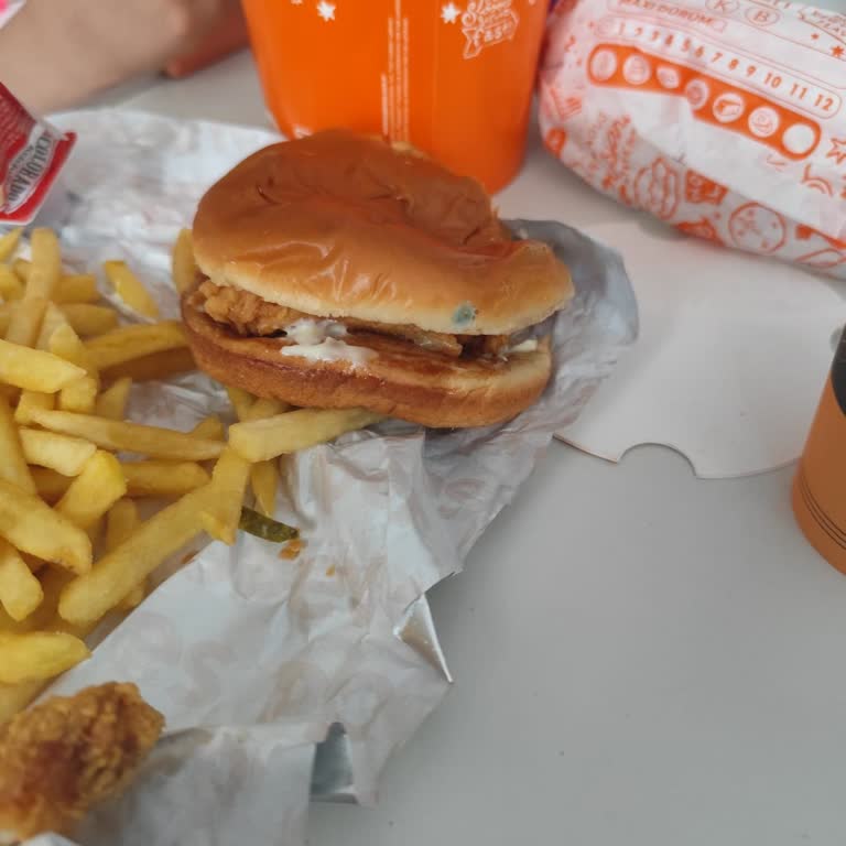 Küflü Hamburger Ekmeği Nedeniyle Ücret İadesi Ve Hijyen Kontrolü Talebi