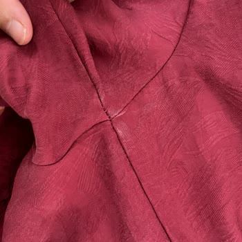 Hilay Butik Gömlekte Ciddi Şekilde Renk Atması Meydana Geldi