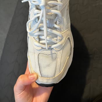 Renk Solması Nedeniyle New Balance 530 Ayakkabının Değişimini İstiyorum