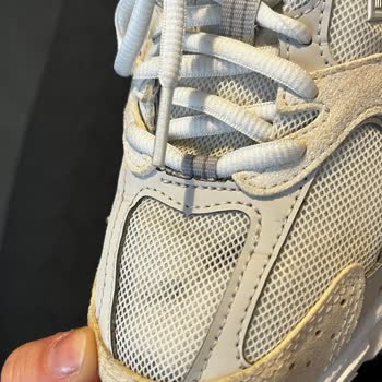 Renk Solması Nedeniyle New Balance 530 Ayakkabının Değişimini İstiyorum