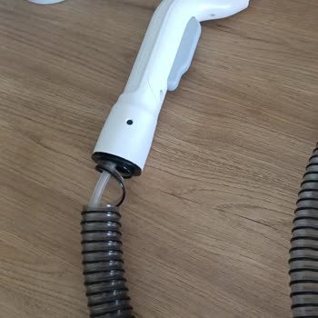Garantili Kiwi Koltuk Yıkama Makinesinin Hortumunun Kırılması Ve Müşteri Hizmetleri Sorunları
