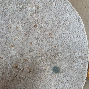 UNO Tam Buğday Lavaş 5’li Pakette Küf Görüldü