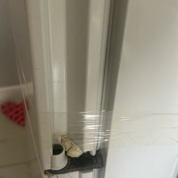 Bosch Buzdolabı Kapak Menteşesi Kırıldı, Servis 10.000 TL Fahiş Tamir Ücreti Talep Ediyor