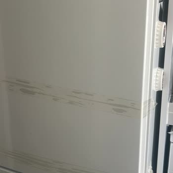 Bosch Buzdolabı Kapak Menteşesi Kırıldı, Servis 10.000 TL Fahiş Tamir Ücreti Talep Ediyor