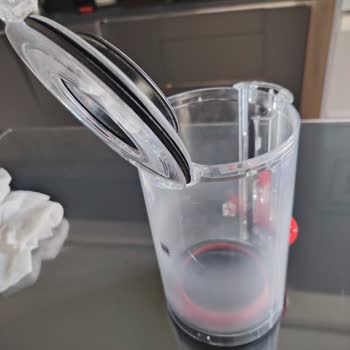 Dyson Gen5 Detect Absolute Süpürge Toz Haznesi Kısa Sürede Matlaşarak Şeffaflığını Yitirdi