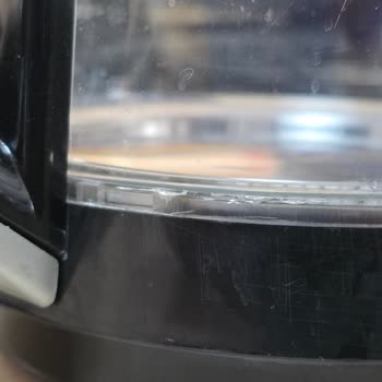 Garanti Süresi Bitmiş Çaycının Su İçine Plastik Sızması: Üretim Hatası Ve Ücretsiz Değişim Talebi