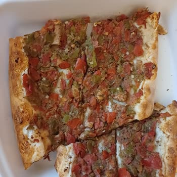 Sipariş Edilen Tavuklu Pide Yerine Kaşarlı Pide Verilmesi Ve Bilgilendirme Eksikliği