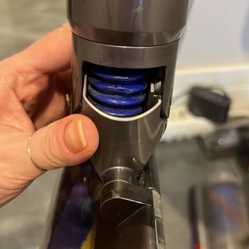 Garanti Kapsamında Dyson V15 Detect Hortum Yırtılması Ve Çekim Gücü Azalması