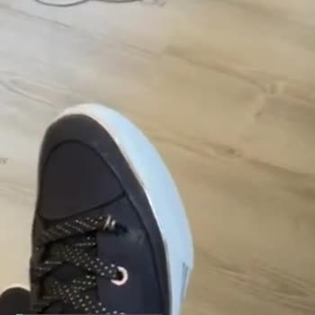 Skechers Defolu Ayakkabı Ürün İlk Kullanımda Koptu Yırtıldı