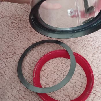 Dyson V11 İçin Yanlış Gövde Gönderilmesi Ve Hazne Hasarı Şikayeti