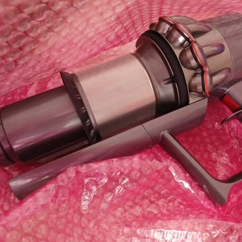 Dyson V11 İçin Yanlış Gövde Gönderilmesi Ve Hazne Hasarı Şikayeti