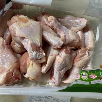 Şok Markette Bozulmuş Tavuk Kanadı: Sağlık Riski Ve İade Talebi