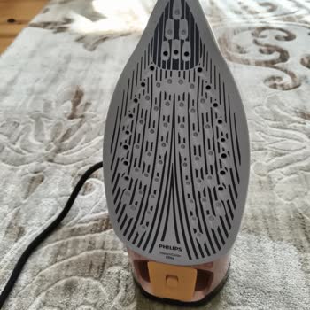 Philips Ütüsü Hafif Temasta Sivri Ucu Kırıldı, Ücretsiz Onarım Talep Ediliyor