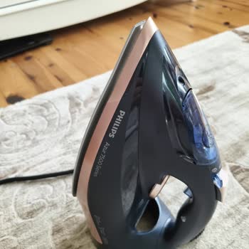 Philips Ütüsü Hafif Temasta Sivri Ucu Kırıldı, Ücretsiz Onarım Talep Ediliyor