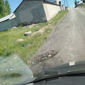 Yavuz Selim Mahallesinde Su Borusu Patlaması Ve Çamurlu Yol Sorunu