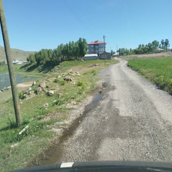 Yavuz Selim Mahallesinde Su Borusu Patlaması Ve Çamurlu Yol Sorunu