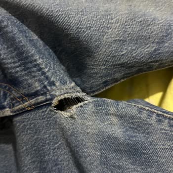 Levis Pantolonum 4 Ayda Yırtıldı, Garanti İhlali Ve Saygısız Mağaza Hizmeti