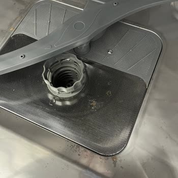 Samsung Bulaşık Makinesinde Paslanma Ve Sağlık Riski, İlgisiz Müşteri Desteği