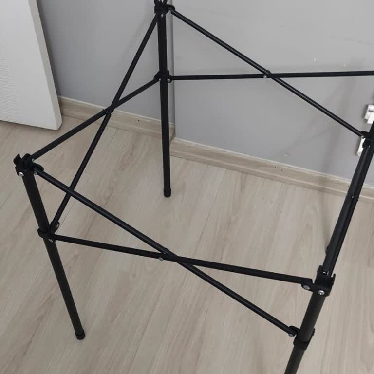 Kamp Masasının Ayak Parçası Paketten Çıkmadı, Üretici Yardımcı Olmadı