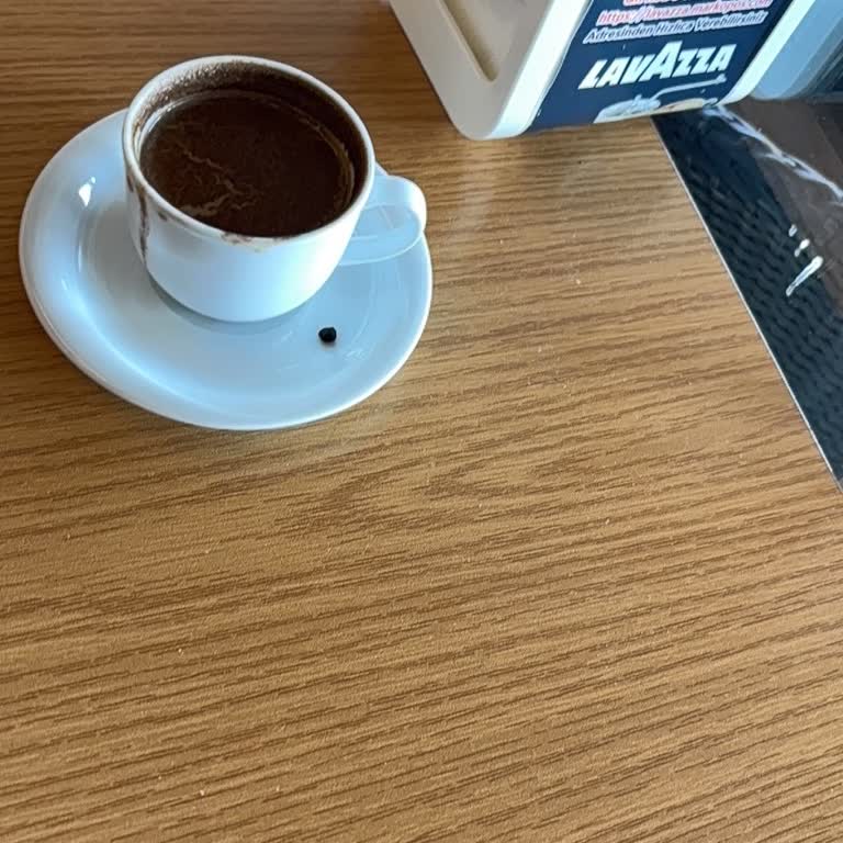 Kahvede Gizli Cisim Ve Yavaş Servis Lavazza’da