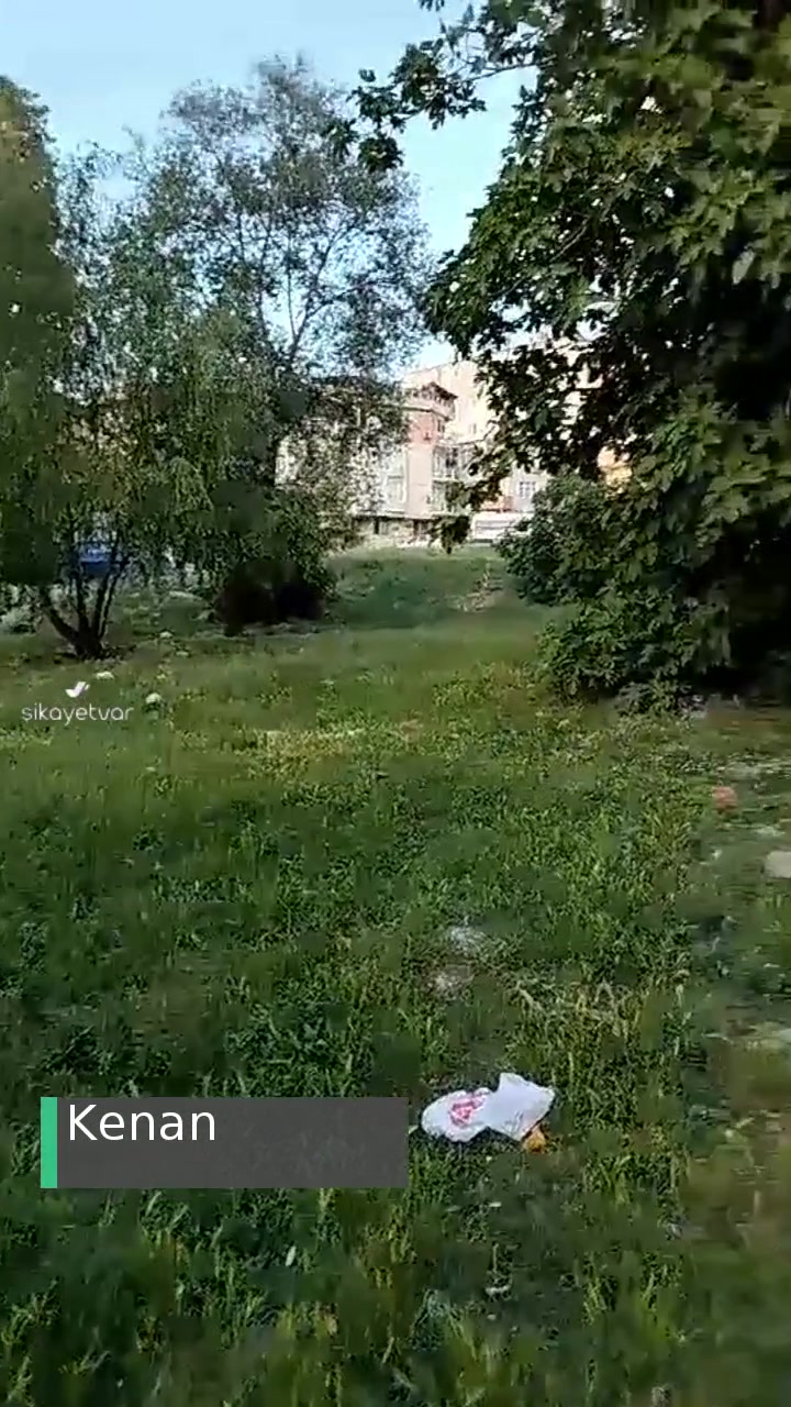 Bahçelievler Belediyesi İnsanları Rahatsız Edecek Çöp Yemek Artıkları Vesaire Atılıyor