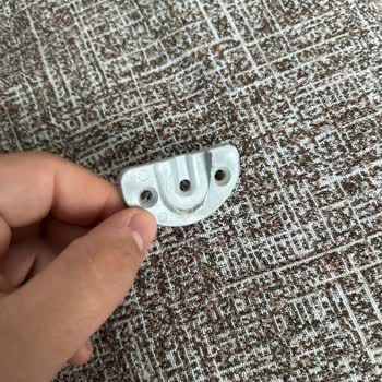 Adore Ayakkabısının Plastik Mekanizması Kırıldı, Yedek Parça Talebi